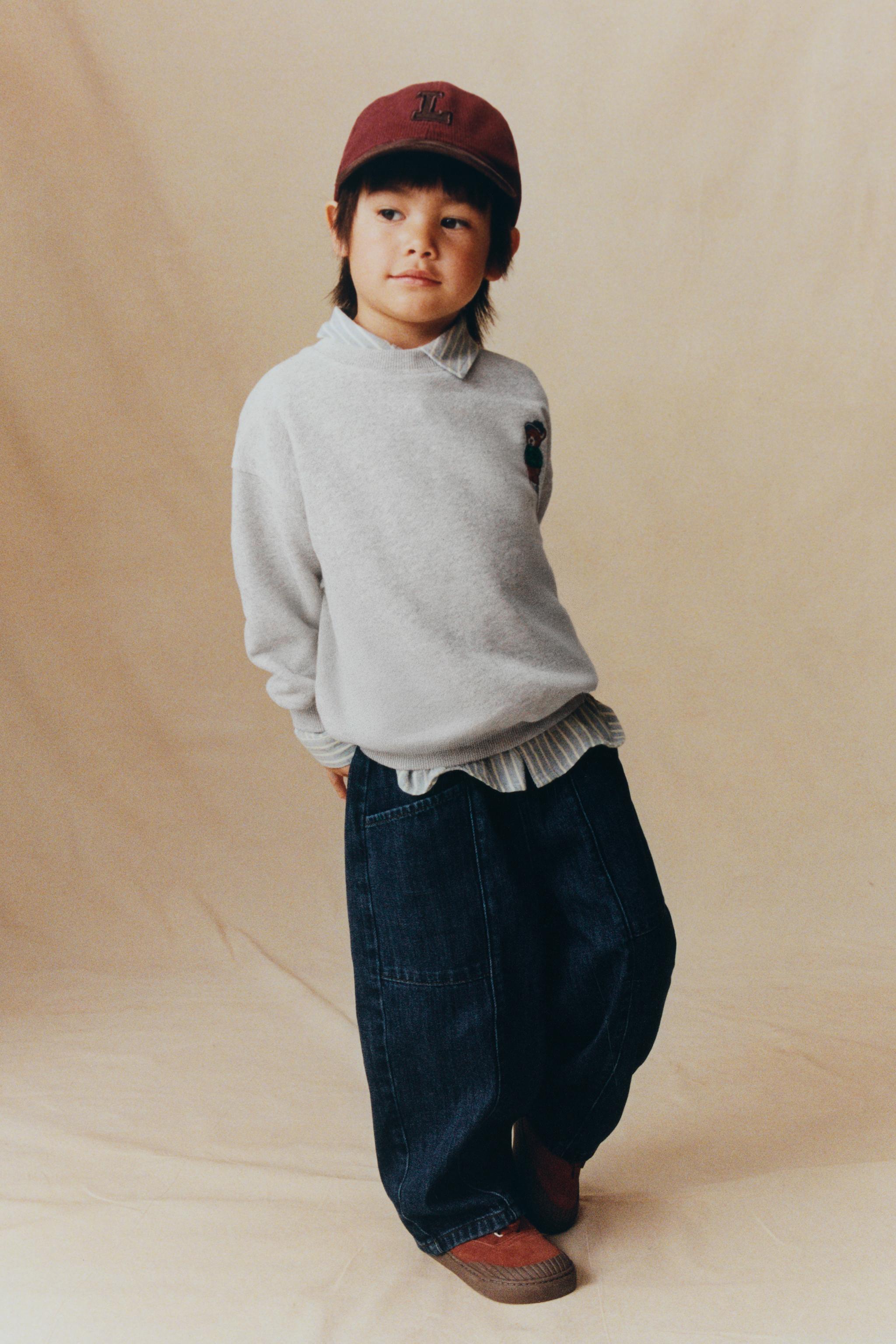 EMBROIDERED BEAR SWEATSHIRT